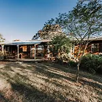 Ilkley House - A Refreshing Family Rural Getaway