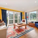 Reset Your Senses In Meroo At Lone Pine Farmhouse