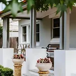 'haylock' Luxe Country Charm In Mudgee's Centre
