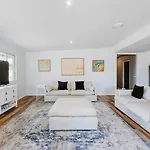 Seven Tree Hill - An Enchanting Family Homestead