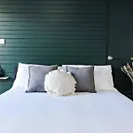 The Orange Door Mudgee -A Spacious Home In Town