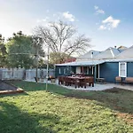 The Orange Door Mudgee -A Spacious Home In Town