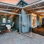 The Birdhouse - Your Well-Deserved Country Retreat