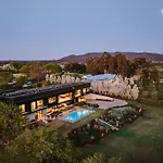 \'Black Rock\' A Sprawling Poolside Country Sanctuary