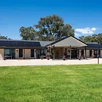 Wattle And Gum Suite - A Stylish Boutique-Style Stay