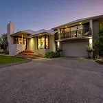 Red Lotus Estate - Grand, Scenic And Made For Groups
