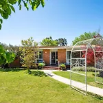 8Th Tee - Retro Vibes Peacefully Tucked Away