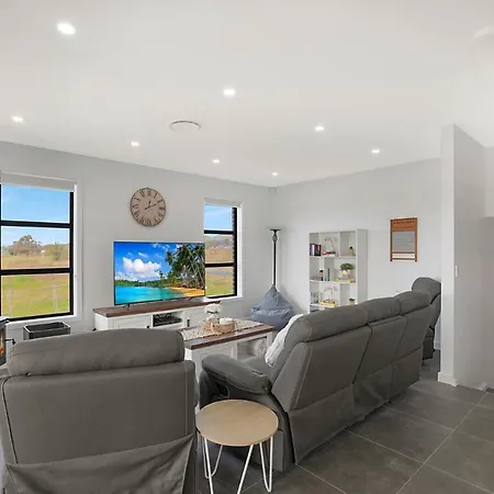 Holiday home Illalangi Modern Escape With Stunning Views *