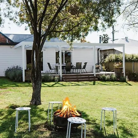White Lavender - A Garden Escape * Mudgee