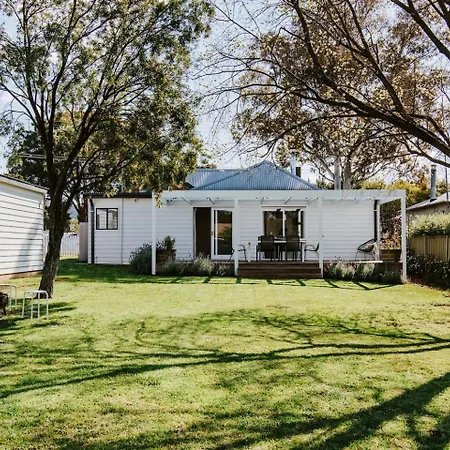 White Lavender - A Garden Escape Holiday home Mudgee