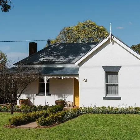 Holiday home White Lavender - A Garden Escape Mudgee