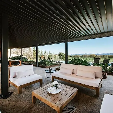 Holiday home 'black Rock' A Sprawling Poolside Country Sanctuary *