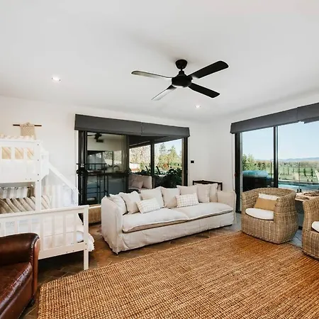 'black Rock' A Sprawling Poolside Country Sanctuary * Mudgee