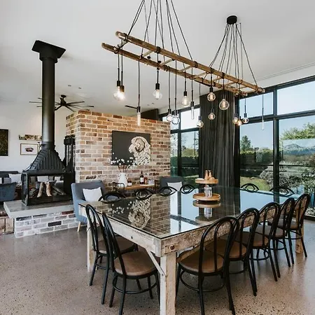 Holiday home 'black Rock' A Sprawling Poolside Country Sanctuary Mudgee