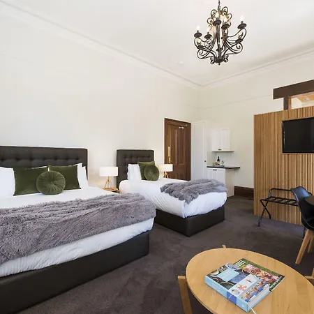 The Parkview Hotel