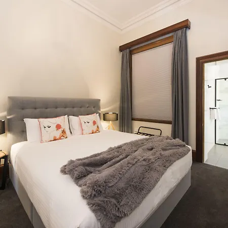 The Parkview 4*