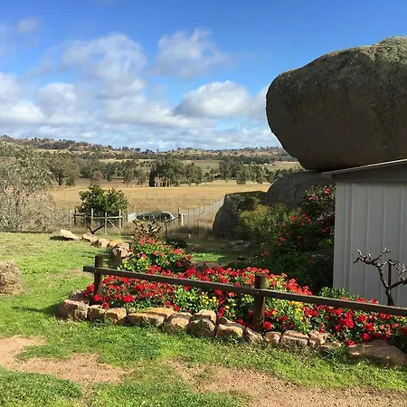 Rocky Ridge Retreat Farm stay *