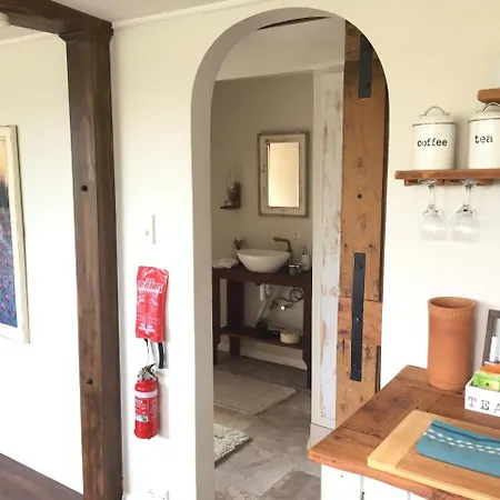 Rocky Ridge Retreat Farm stay