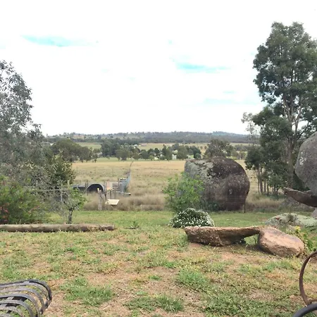 Rocky Ridge Retreat Farm stay Mudgee