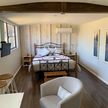 Rocky Ridge Retreat Farm stay Mudgee