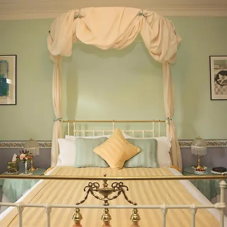 Forgandenny House Bed & Breakfast