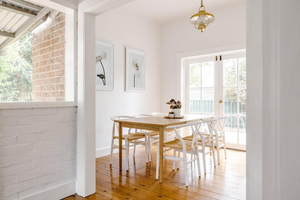 Cheerful Kuzman Retreat Holiday home Mudgee