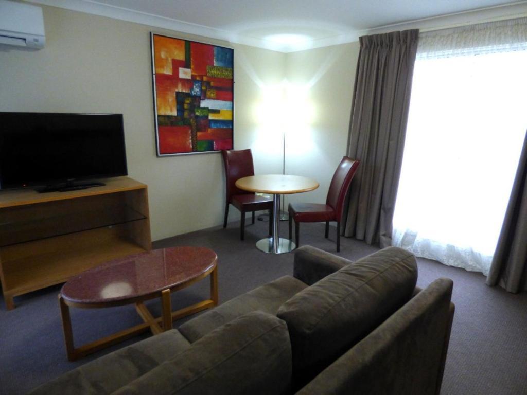 Motel Winning Post Motor