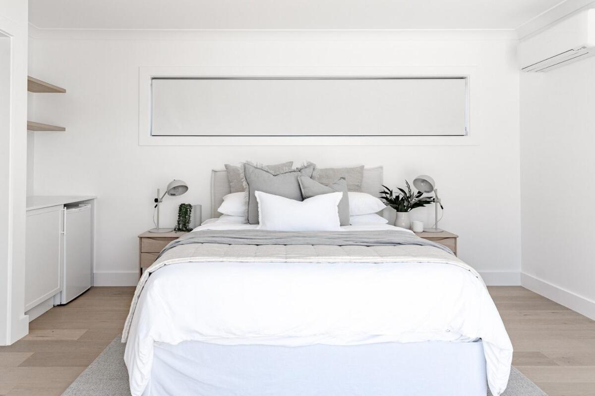 Elegant Modern Home! *