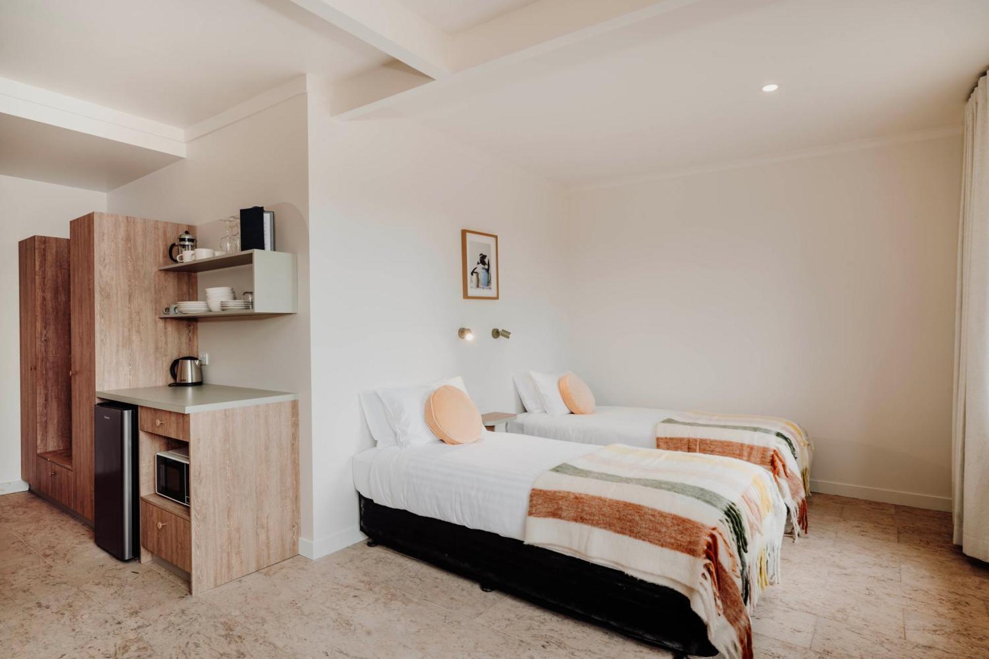 The Cudgee At Motel 4*