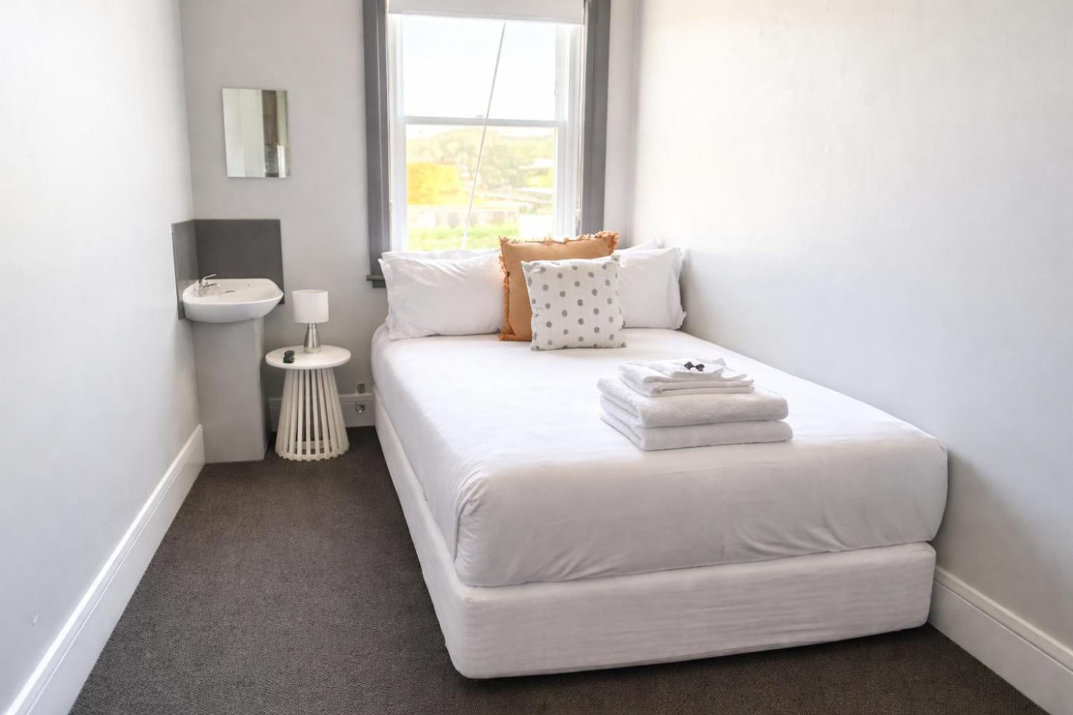 Federal Hotel *