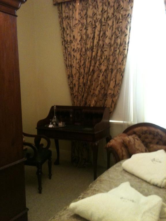 Lauralla Bed & Breakfast *