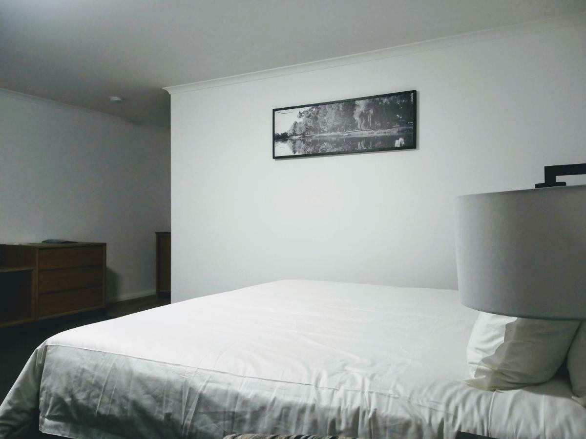 Winning Post Motor Mudgee